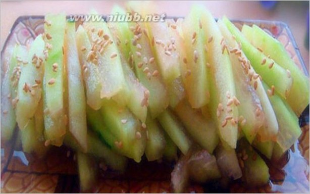 西瓜皮做菜 西瓜皮的功效与作用及食用方法