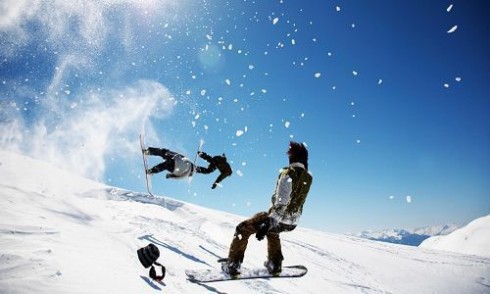 单板滑雪的旋转和跳跃技巧有哪些
