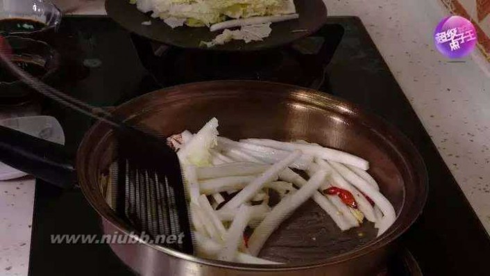 炒白菜 [ 绝招]炒白菜如何不出水？
