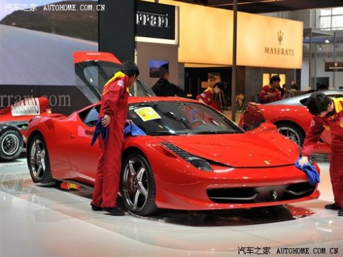 红魔乍现 车展前抢拍法拉利458 Italia 61阅读