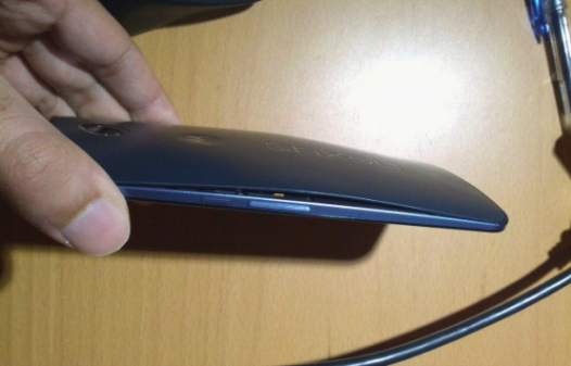 摩托罗拉免费更换后盖分离缺陷的Nexus 6
