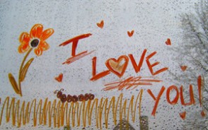  同居族5种表达“我爱你”的方式：写情诗