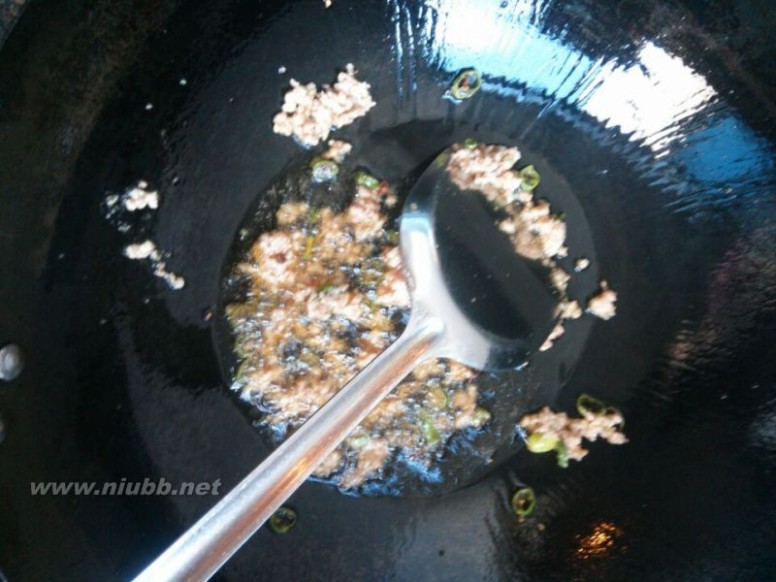 烂肉豇豆的做法 烂肉青豆的做法，烂肉青豆怎么做好吃，烂肉青豆的家常做法