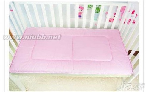 婴儿床床垫 怎么选择婴儿床床垫？婴儿床床垫选购技巧解析