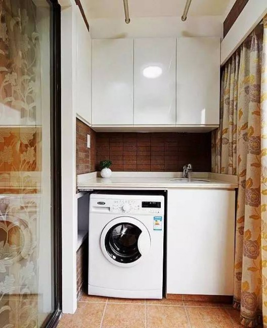 小洗衣机 房子小，洗衣机放哪才好