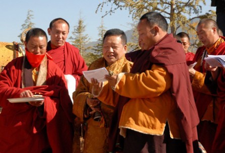 阿贡 3藏族男子在成都刺死英籍藏传佛教活佛阿贡仁波切