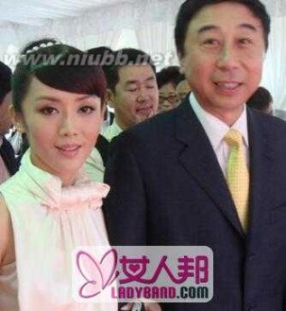 冯巩老婆艾慧 冯巩和艾慧结婚照片 冯巩老婆艾慧个人资料照片