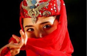 新疆美女图片 神秘新疆——维族美女的面纱（图）