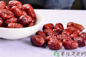 胃疼吃什么 胃疼吃什么食物 24种食物最养胃