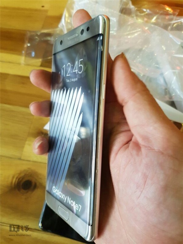 三星Note7包装盒、真机齐现身：配置揭晓