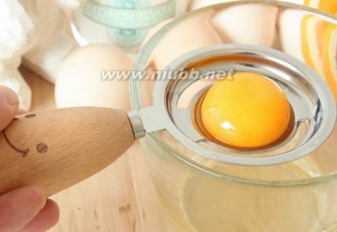蛋清面膜怎么做_鸡蛋面膜