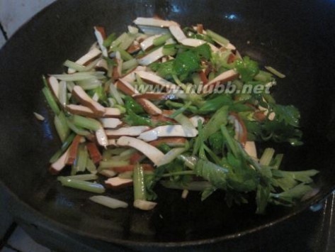 芹菜香干的做法 芹菜香干的做法，芹菜香干怎么做好吃，芹菜香干的家常做法