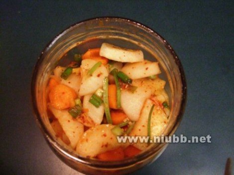 韩国萝卜泡菜，新鲜水果串