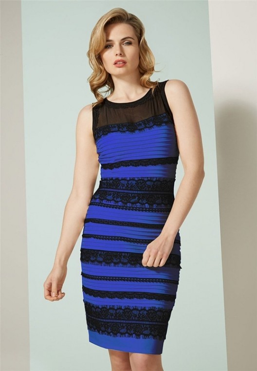 ps说了这条裙子是蓝黑的