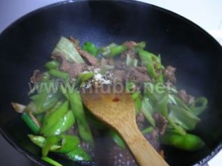 尖椒炒肉片_辣椒炒肉片