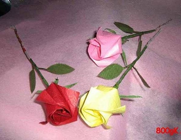 几种纸玫瑰折法之含苞欲放纸玫瑰的简单折法