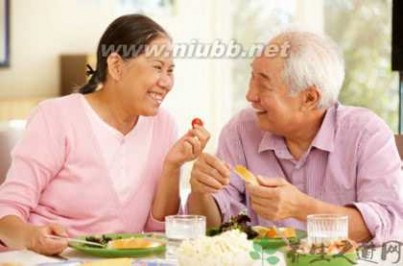 血管硬化吃什么 老人血管硬化吃什么 哪些食物帮助老人软化血管