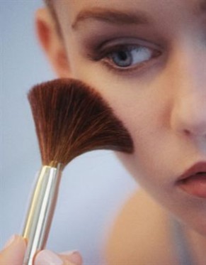 如何画好眼妆 如何画好眼妆 用对刷子眼妆更精致