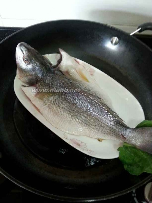 小白花怎么做 清蒸白花鱼的做法,清蒸白花鱼怎么做好吃,清蒸白花鱼的家常做法