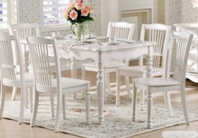 白色餐桌 白色餐桌怎么搭配 餐桌餐椅搭配方法