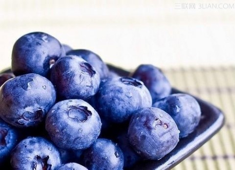  多吃蓝莓可提高老年人记忆力