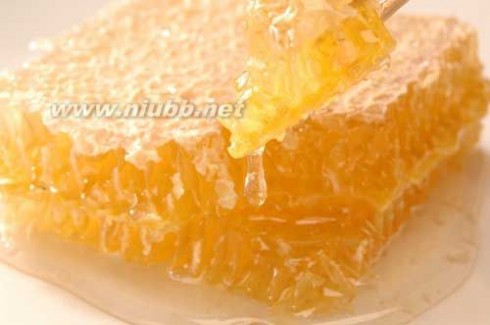 蜜糖的作用 蜂蜜的功效与作用，蜂蜜药用价值
