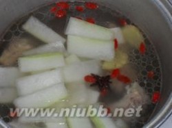 排骨冬瓜汤 排骨冬瓜汤的做法，排骨冬瓜汤怎么做好吃，排骨冬瓜汤的家常做法
