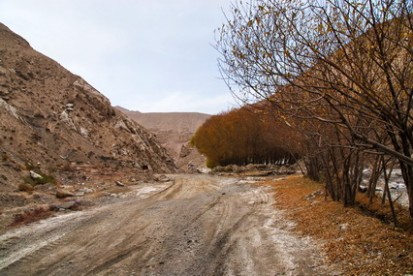 横穿罗布泊组图之二十：即将在地图上消失的国道（惊险翻越阿尔金山）