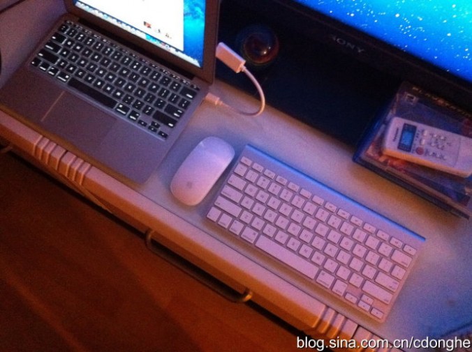 MacBookAir变46寸台式机，ThunderBolt雷电接口视频HDMI输出体验