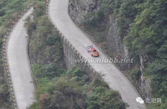 天门山轮滑 世界最险公路在中国！天门山盘山公路99道弯！你敢开车去练胆？