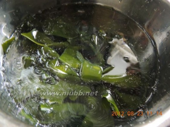 排骨海带汤的做法 海带结排骨汤的做法，海带结排骨汤怎么做好吃，海带结排骨汤的家常做法