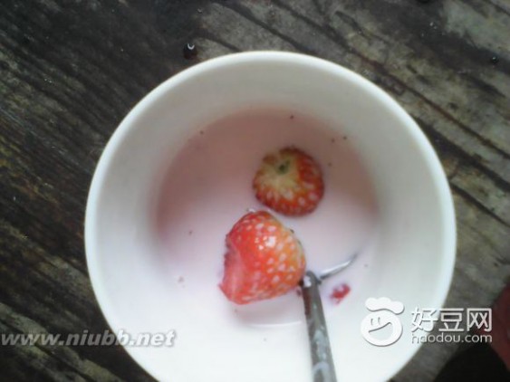 草莓牛奶做法 草莓牛奶的做法,草莓牛奶怎么做好吃,草莓牛奶的家常做法