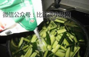 腌黄瓜咸菜的做法 【家庭自制】给肉都不换的腌黄瓜做法