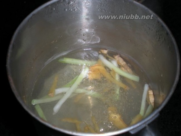 如何熬制姜汤 葱姜汤的做法，葱姜汤怎么做好吃，葱姜汤的家常做法