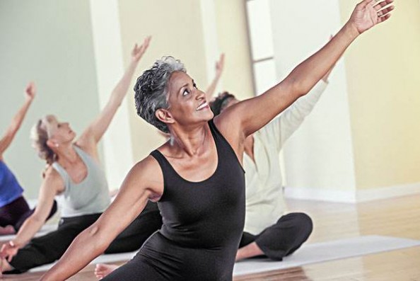 春季中老年人练习瑜伽的好处有哪些