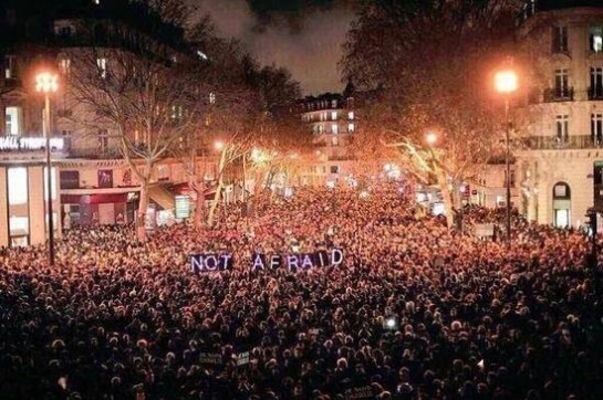 巴黎袭击事件后：为何#PortOuverte成了热门话题