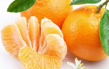 吃什么可以全身美白 吃什么水果能美白全身 常吃7种高VC水果全身美白看得见
