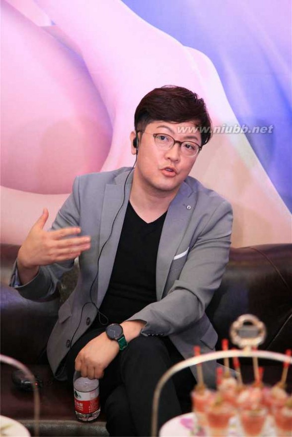 Joon 专访华为设计总裁Joon Suh Kim、设计师卜柯文