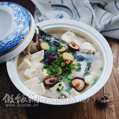 鱼头豆腐汤的做法_鱼头豆腐汤的家常做法