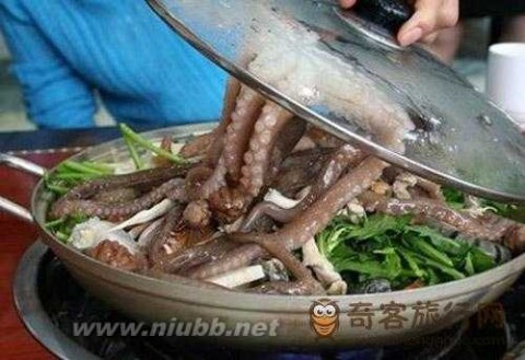 活章鱼火锅 韩国顶级美味诱惑：生吞活章鱼
