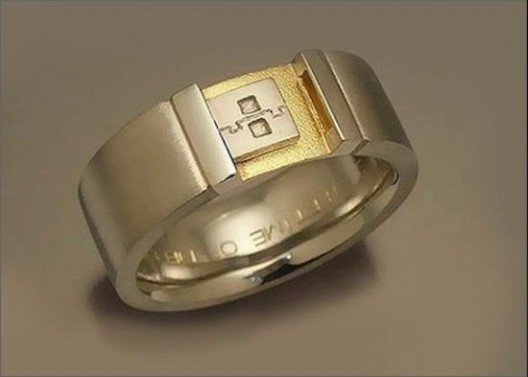 女子向“极客”未婚夫赠送USB接口造型结婚戒指
