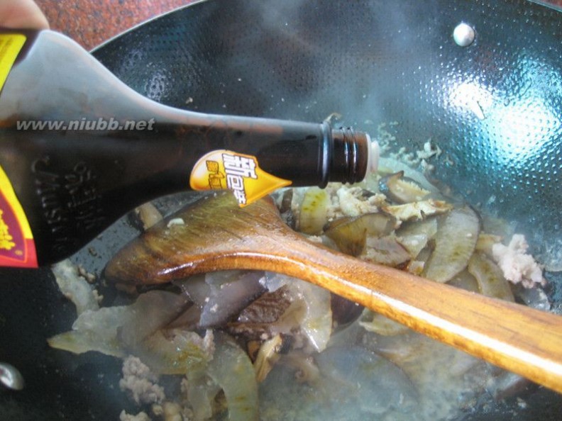 红烧海参的做法 红烧海参的做法，红烧海参怎么做好吃，红烧海参的家常做法