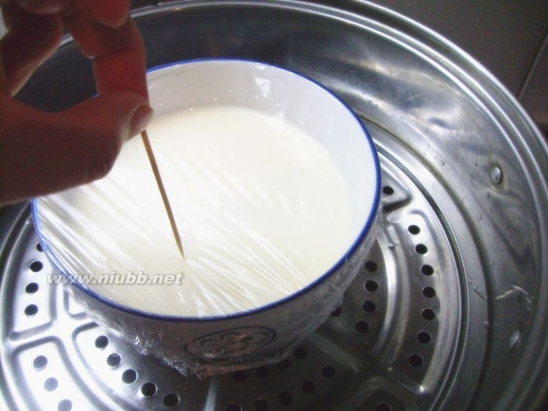 鲜奶炖蛋 牛奶炖蛋的做法，牛奶炖蛋怎么做好吃，牛奶炖蛋的家常做法