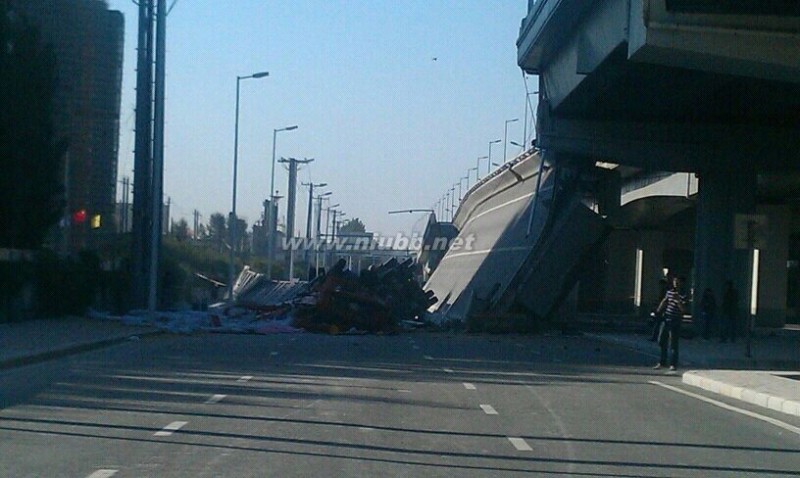 2012年8月24日哈尔滨阳明滩大桥引桥坍塌_哈尔滨桥梁坍塌