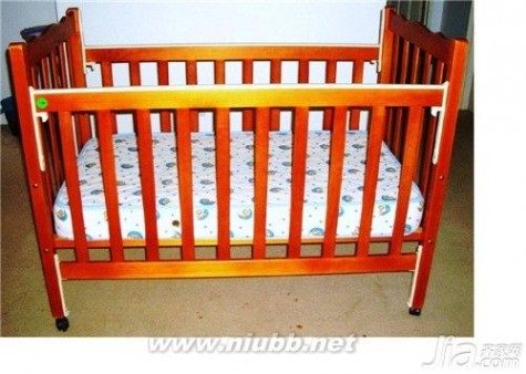 婴儿床床垫 怎么选择婴儿床床垫？婴儿床床垫选购技巧解析