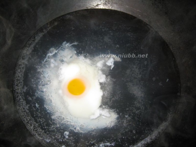 煎蛋的做法 水煮荷包蛋的做法，水煮荷包蛋怎么做好吃，水煮荷包蛋的家常做法