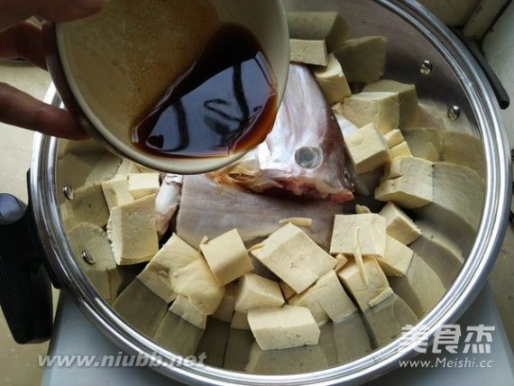 扒皮鱼的做法 扒皮鱼豆腐汤的做法