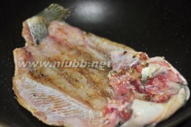 烧鱼如何不粘锅 煎烧鱼的做法，煎烧鱼怎么做好吃，煎烧鱼的家常做法