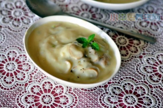 极致清爽的低热量西式浓汤—法式豆浆蘑菇浓汤_蘑菇是什么颜色