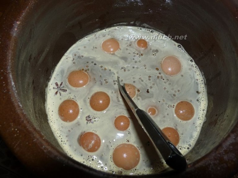 咸鸡蛋的腌制方法 自腌咸鸡蛋的做法，自腌咸鸡蛋怎么做好吃，自腌咸鸡蛋的家常做法